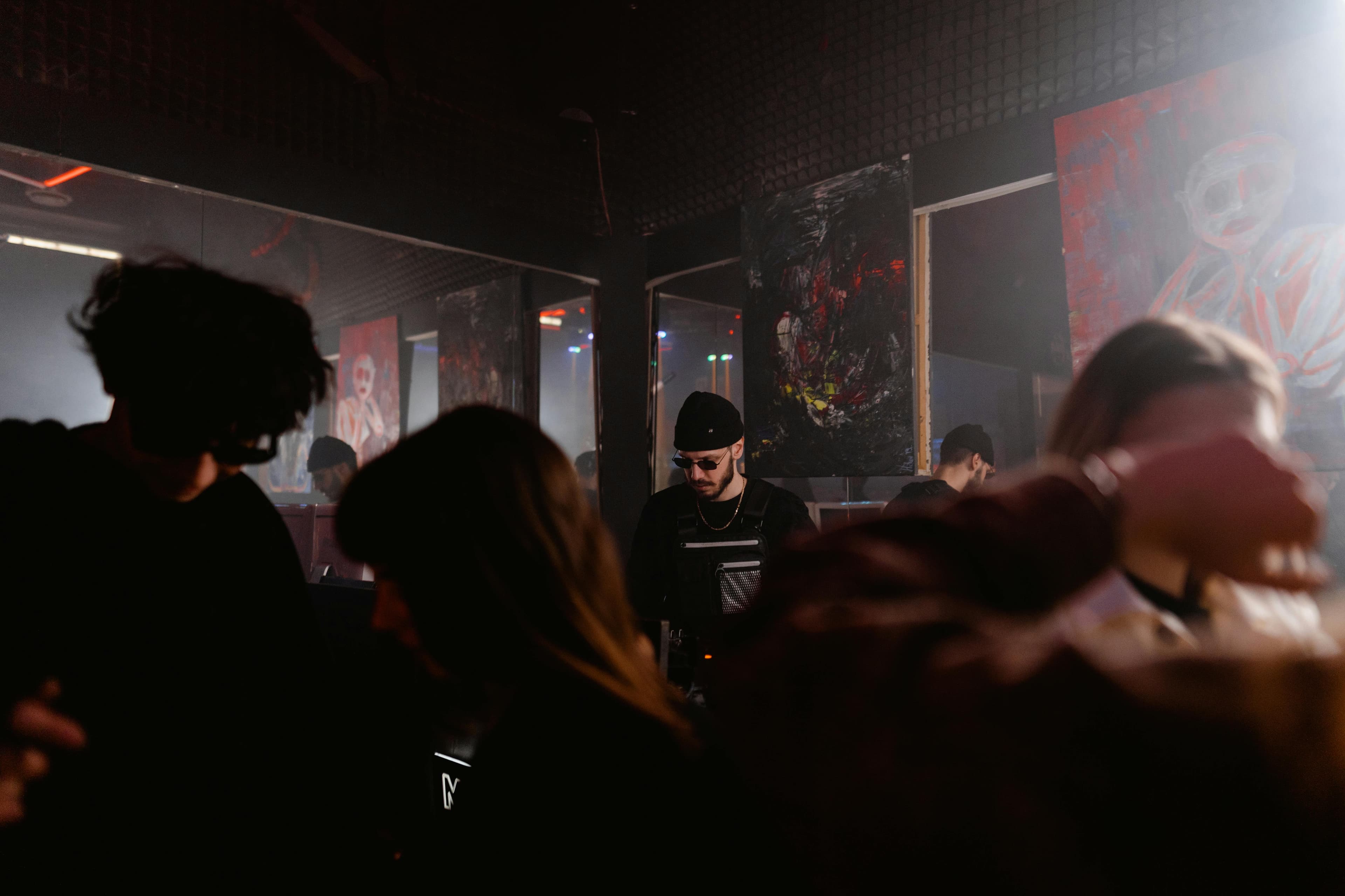 Graphik Traffik - Street Style